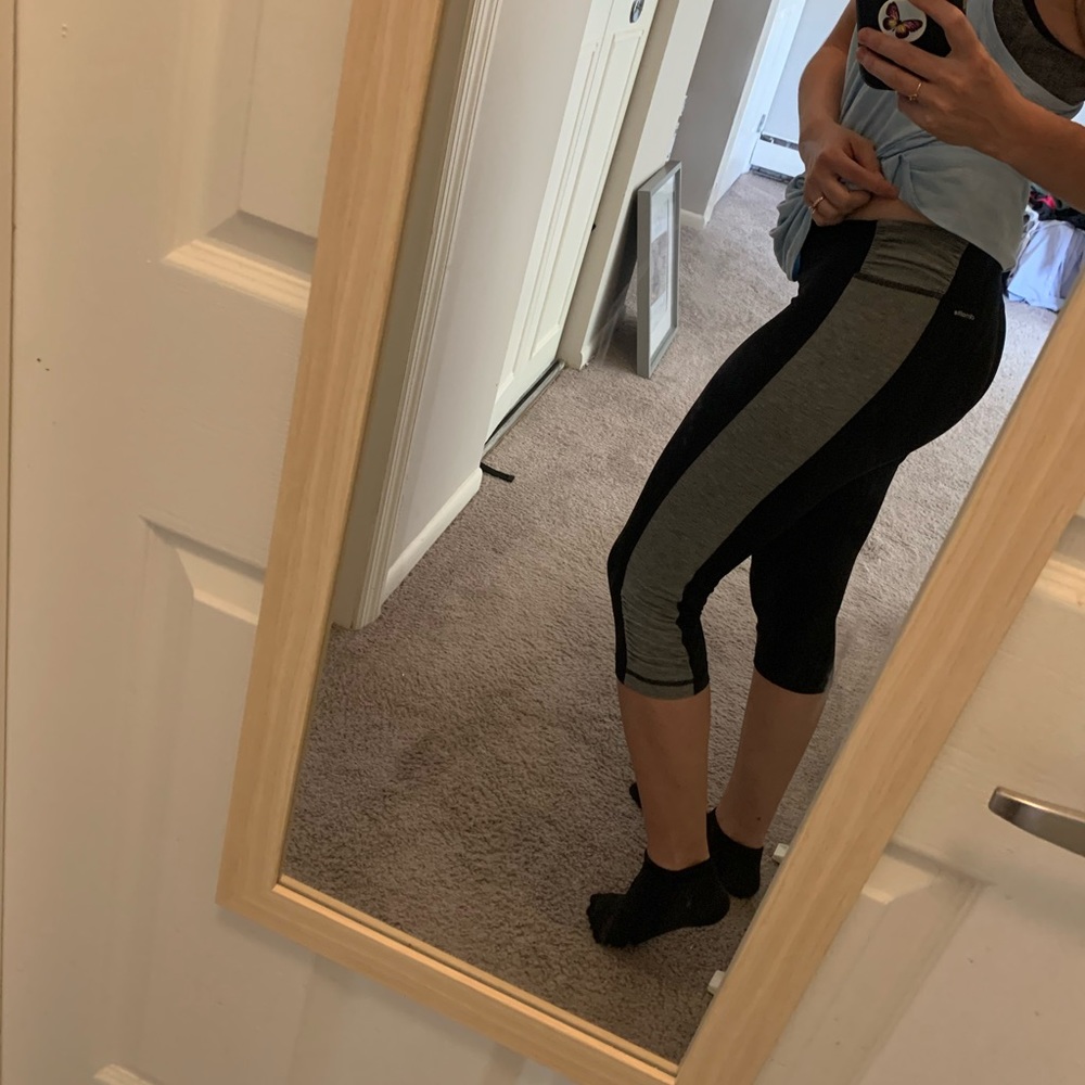 Adidas cropped leggings.. Capri.